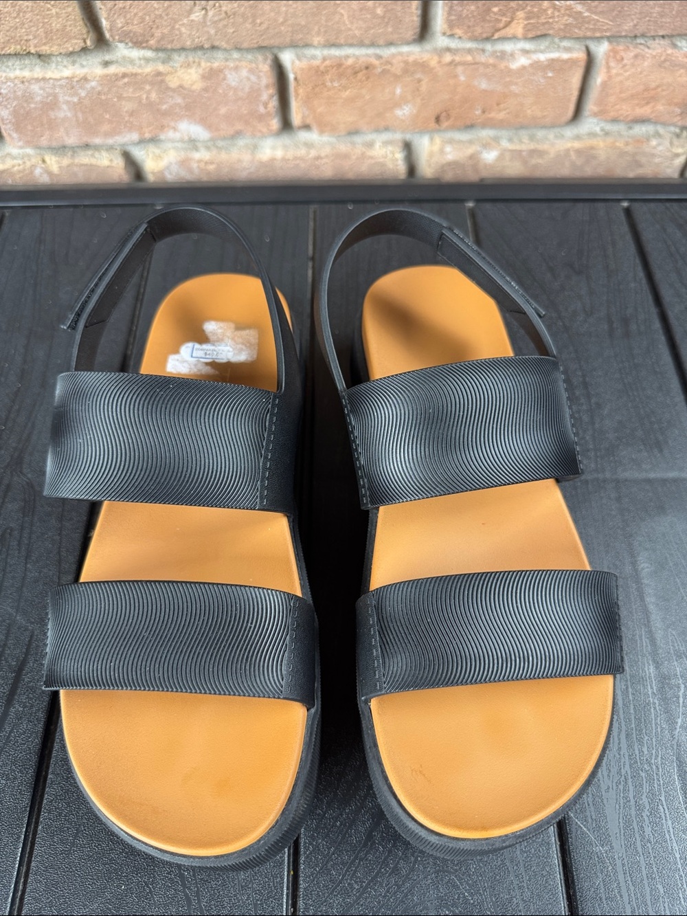me too Black Strappy Platform Sandals with Tan Footbed EUC